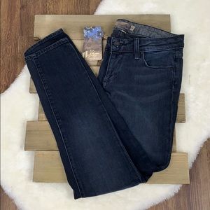 Paige Denim NWT Skyline Ankle Peg Skinny Jeans